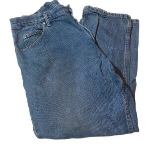 Men’s Wrangler Medium Wash Relaxed Fit Blue Jeans